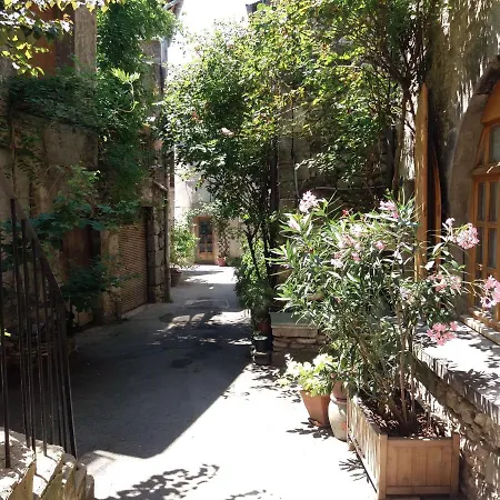 Les Terrasses De Saillans Couette-café
