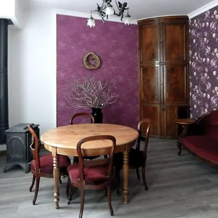 Les Terrasses De Saillans Couette-café